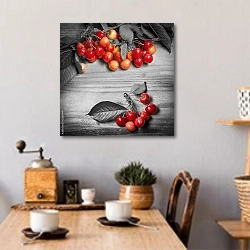 «Свежая красная вишня на деревянном столе» в интерьере кухни над обеденным столом с кофемолкой