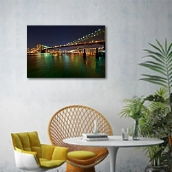 «США, Нью-Йорк. Manhattan Bridge» в интерьере современной гостиной с желтым креслом