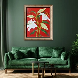«White lily on a red background no.1, 2008, oil on canvas» в интерьере зеленой гостиной над диваном