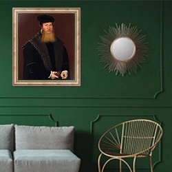 «Портрет неизвестного джентельмена» в интерьере классической гостиной с зеленой стеной над диваном