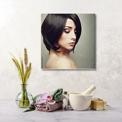«Элегантная женщина с черными короткими волосами» в интерьере салона красоты