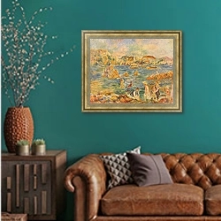 «На побережье Гернсея» в интерьере гостиной с зеленой стеной над диваном