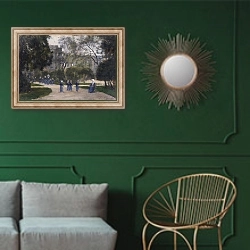 «Монашки и школьницы с саду Тюльери» в интерьере классической гостиной с зеленой стеной над диваном