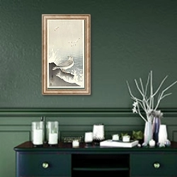 «Seagull on rock» в интерьере прихожей в зеленых тонах над комодом