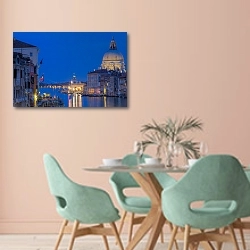 «Гранд-канал. Венеция 2» в интерьере современной столовой в пастельных тонах