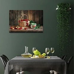 «Натюрморт со смородиной, клубникой и крыжовником» в интерьере столовой в зеленых тонах