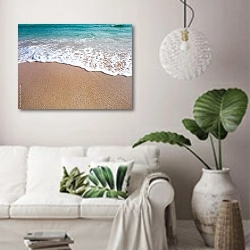 «Морская волна и песок» в интерьере светлой гостиной в скандинавском стиле над диваном