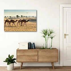 «Группа верблюдов, идущих по пустыне» в интерьере современной прихожей над тумбой