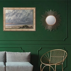 «Вид пляжа» в интерьере классической гостиной с зеленой стеной над диваном
