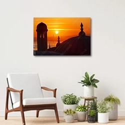 «Восход солнца над Босфором, вид на Мечеть Сулеймана в Стамбуле, Турция 2» в интерьере современной комнаты над креслом