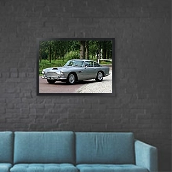 «Aston Martin DB4 '1958–63 дизайн Touring» в интерьере в стиле лофт с черной кирпичной стеной
