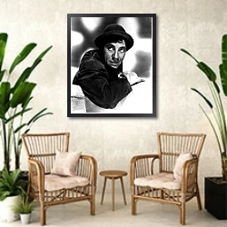 «Marx Brothers (A Night In Casablanca) 3» в интерьере комнаты в стиле ретро с плетеными креслами