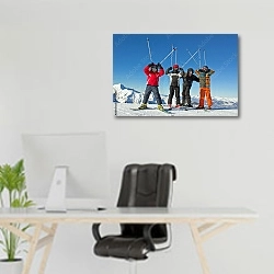 «Группа горнолыжников» в интерьере офиса над рабочим местом