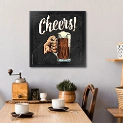 «Мужская рука, держащая полную кружку пива с пеной» в интерьере кухни над обеденным столом с кофемолкой