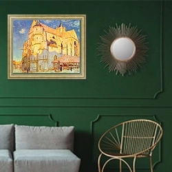«Церковь в Море» в интерьере классической гостиной с зеленой стеной над диваном