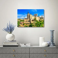 «Замок в Сеговии, Испания.» в интерьере современной гостиной с голубыми деталями