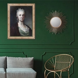 «Розальба Каррера» в интерьере классической гостиной с зеленой стеной над диваном