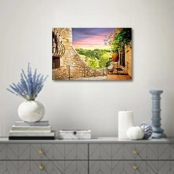 «Закат в Сен-Поль-де-Ванс на Лазурном берегу Франции» в интерьере современной гостиной с голубыми деталями
