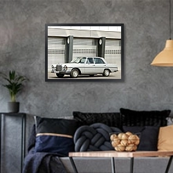 «Mercedes-Benz 300SEL 6.3 (W109) '1968–72» в интерьере гостиной в стиле лофт в серых тонах