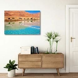 « Мертвое море, побережье с пальмами и горы на фоне» в интерьере современной прихожей над тумбой