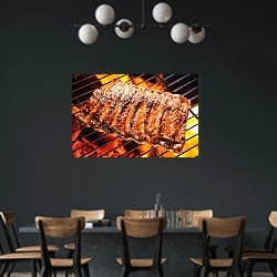 «Свиные ребрышки на гриле» в интерьере столовой с черными стенами