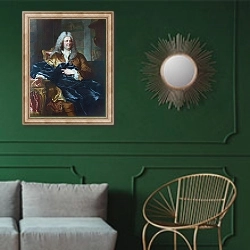 «Антуан Парис» в интерьере классической гостиной с зеленой стеной над диваном
