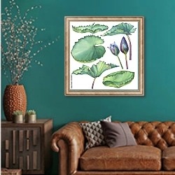 «Набор с листьями лотоса» в интерьере гостиной с зеленой стеной над диваном