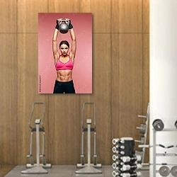 «Спортсменка с гирей на розовом фоне» в интерьере фитнес-зала с деревянной отделкой