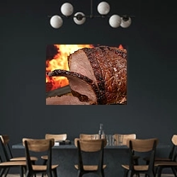 «Жареная говяжья рулька» в интерьере столовой с черными стенами