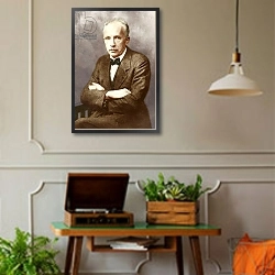 «Richard Strauss, German composer and conductor, 1864-1949.» в интерьере комнаты в стиле ретро с проигрывателем виниловых пластинок