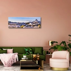 «Япония, замок Химэдзи в сезон цветения сакуры» в интерьере современной гостиной с розовой стеной