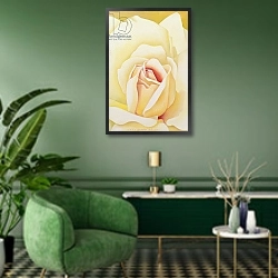 «The Rose, 2002 1» в интерьере гостиной в зеленых тонах