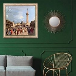 «Piazza San Marco, Venice, c.1760» в интерьере классической гостиной с зеленой стеной над диваном