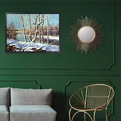 «Зимний пейзаж на берегу реки» в интерьере классической гостиной с зеленой стеной над диваном