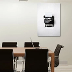 «Старая печатная машинка с началом текста» в интерьере конференц-зала над столом