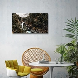 «Бурная горная река в овраге» в интерьере современной гостиной с желтым креслом