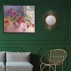 «Honeysuckle and Berries, 1993» в интерьере классической гостиной с зеленой стеной над диваном