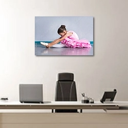 «Молодая балерина в розовой пачке» в интерьере кабинета директора над офисным креслом