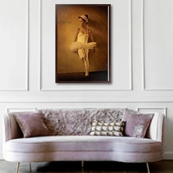 «Little Dance» в интерьере гостиной в классическом стиле над диваном