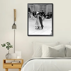 «История в черно-белых фото 170» в интерьере белой спальни в скандинавском стиле