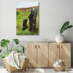 «Статуи Моаи на острове Пасхи» в интерьере современной комнаты над комодом