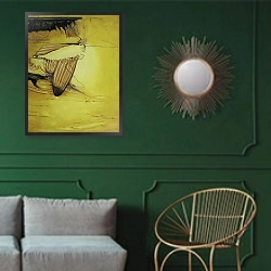 «Beggs 25» в интерьере классической гостиной с зеленой стеной над диваном