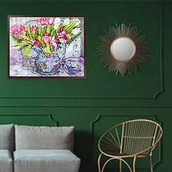 «Pink and White Tulips, Orchids and Blue Antique China» в интерьере классической гостиной с зеленой стеной над диваном