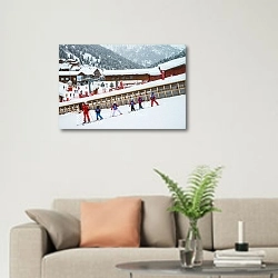 «Французские Альпы. Детская горнолыжная школа в долине Мерибель» в интерьере современной светлой гостиной над диваном