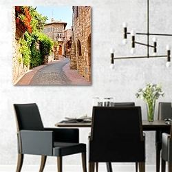 «Италия, Тоскана. Цветная улица в Ассиззи» в интерьере современной столовой с черными креслами
