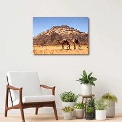 «Верблюды в пустыне Вади-Рам, Иордания» в интерьере современной комнаты над креслом