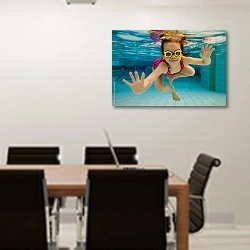 «Маленькая девочка под водой в бассейне» в интерьере конференц-зала над столом
