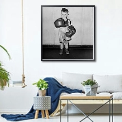 «История в черно-белых фото 71» в интерьере гостиной в скандинавском стиле над диваном