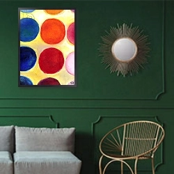 «The Happy Dots 5, 2014,» в интерьере классической гостиной с зеленой стеной над диваном