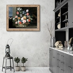 «Flowers in a Basket, 1650-56» в интерьере современной кухни в серых тонах